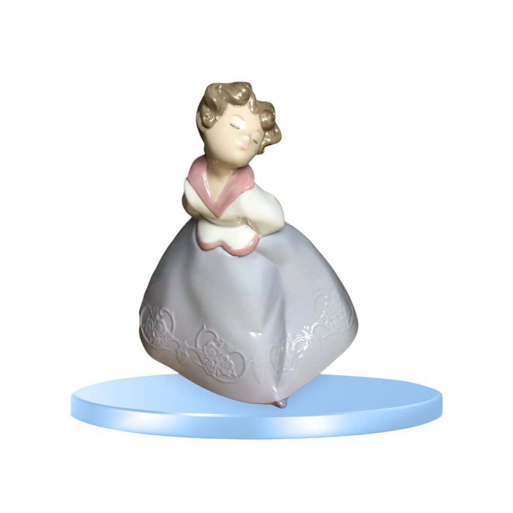 NAO BY LLADRO FIGURINE "KISS ME GIRL" RETIRED 1994 #1328 SPAIN